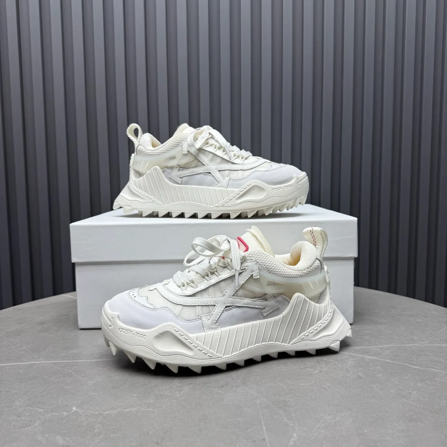 💰¥660 Trendy brand OFF WHITE classic popular style, combination outsole, official website original version 1:1 development top replica, ️Selected imported high mercerized frosted cowhide stitching breathable mesh ✔️Breathable lining, breathable and comfortable, simple and personalized design, official website rubber outsole, code number: ⚡️Couple style ⚡️35-40 women's model, 39-46 men's model (46 customized)